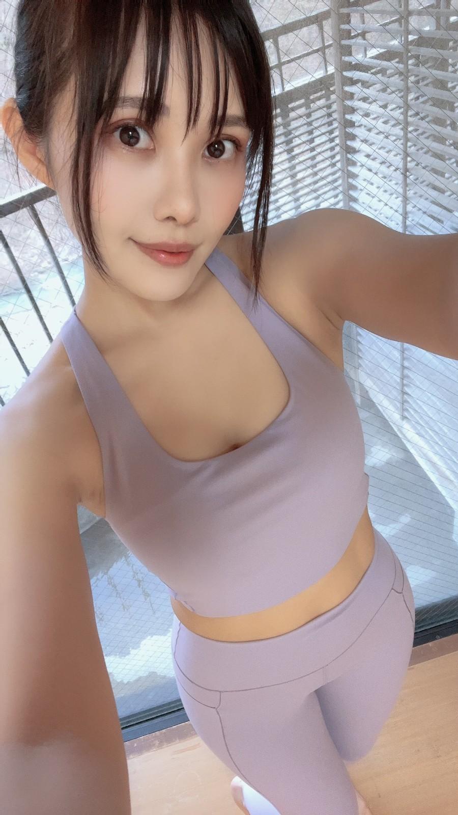 MODEL (MI-TAKA) - Image 3