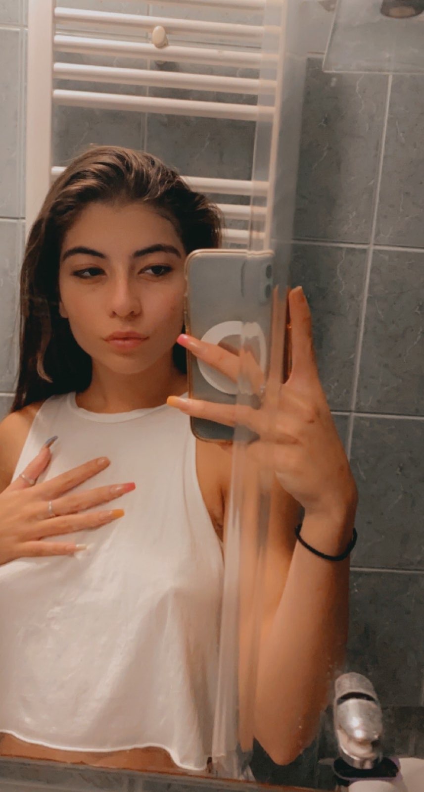 MODEL (2!2 (V) - Image 2