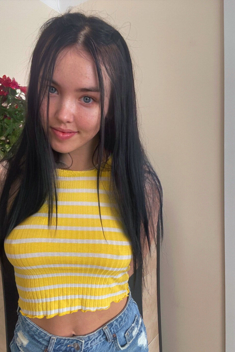 MODEL (Q3-YIY) - Image 3