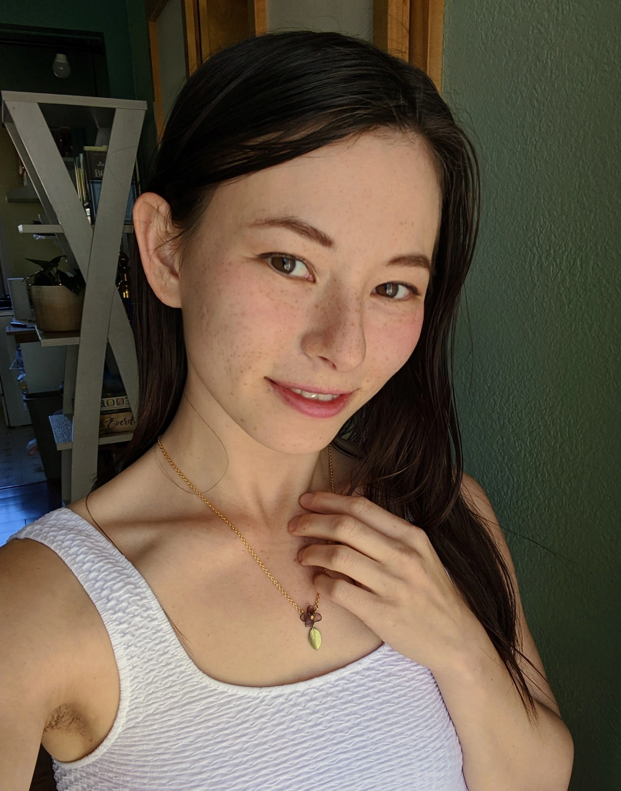 MODEL (A-YLO) - Image 5