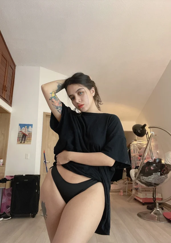 MODEL (SH-YEN)