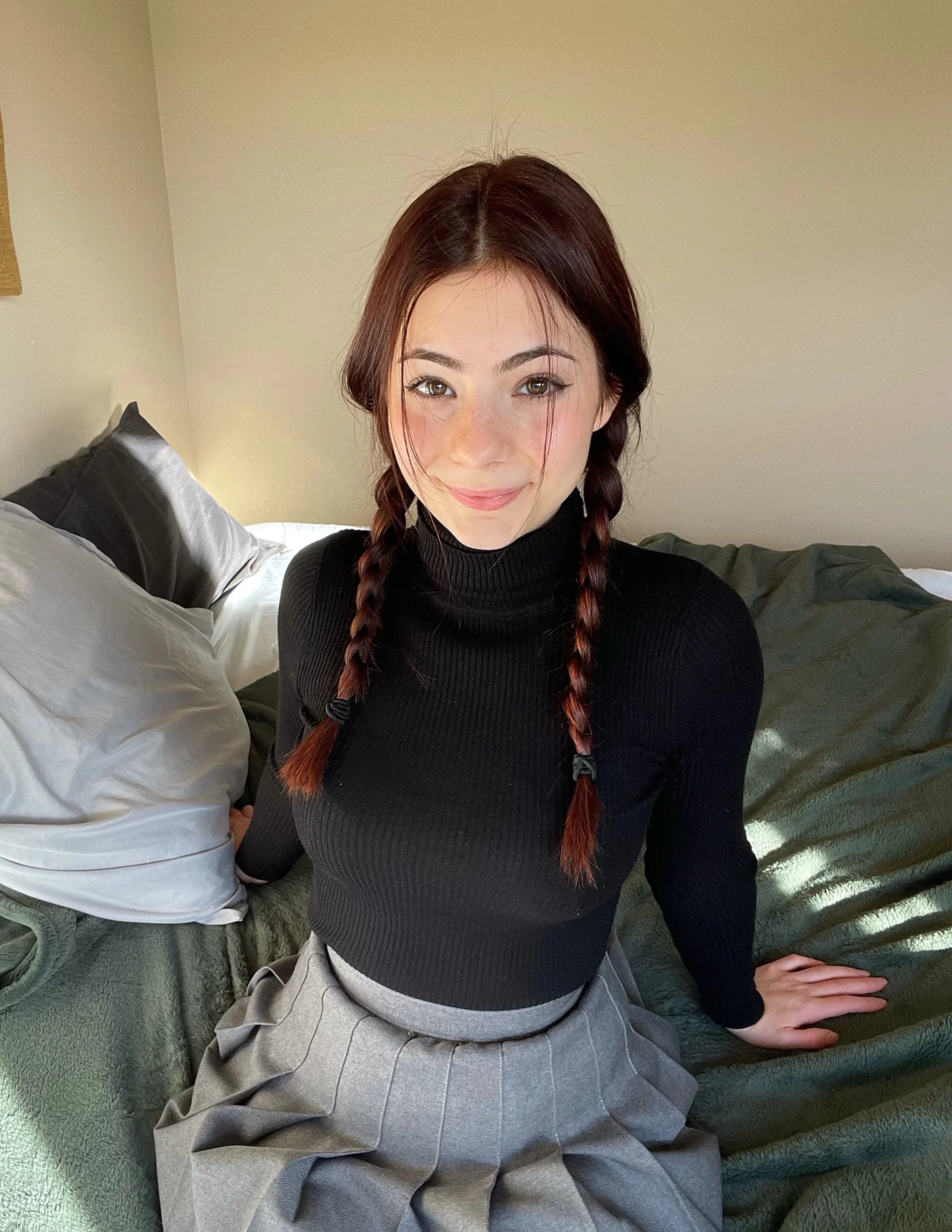 MODEL (LOVE-CI) - Image 6