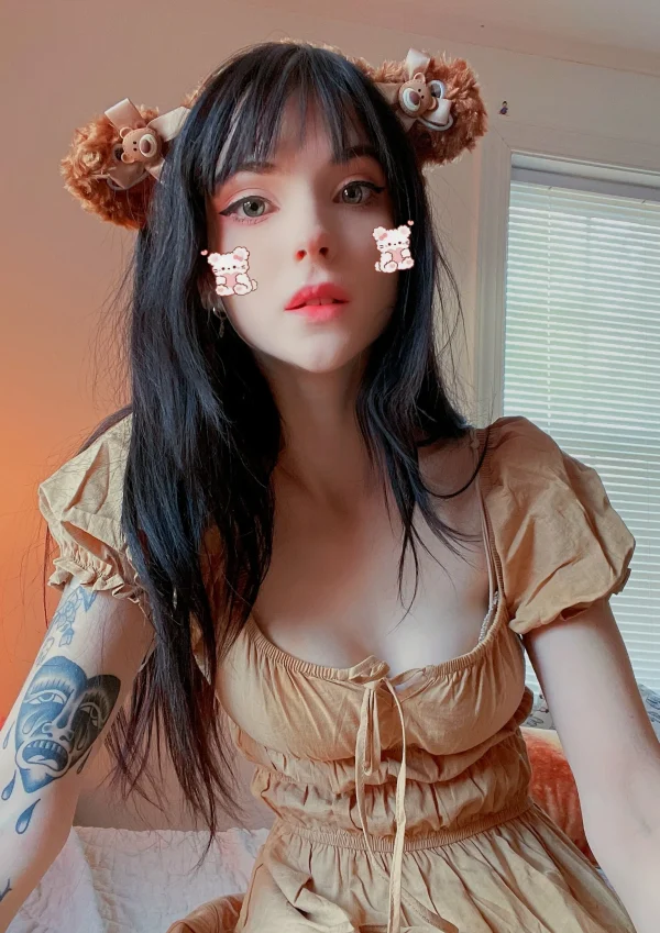 MODEL (TIE-DYED)